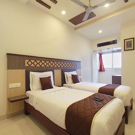 Oyo 11489 Pkn Classic Regency มทุราย ภายนอก รูปภาพ